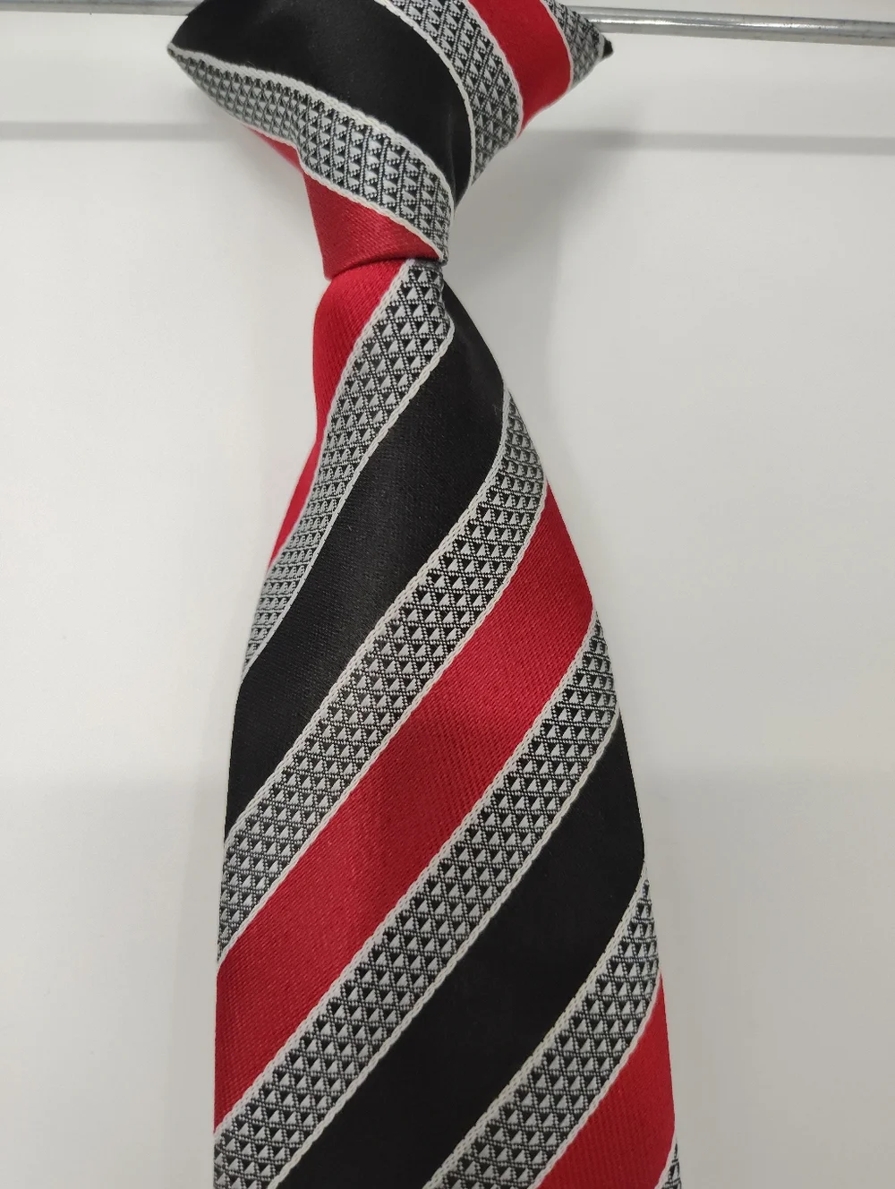 Red and Black Diagonal Stripe Boys Clip On Tie